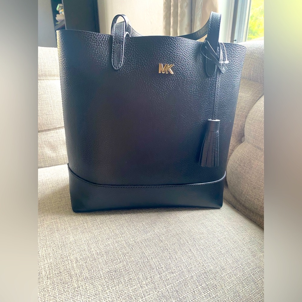 Michael Kors purse and wristlet new with tags